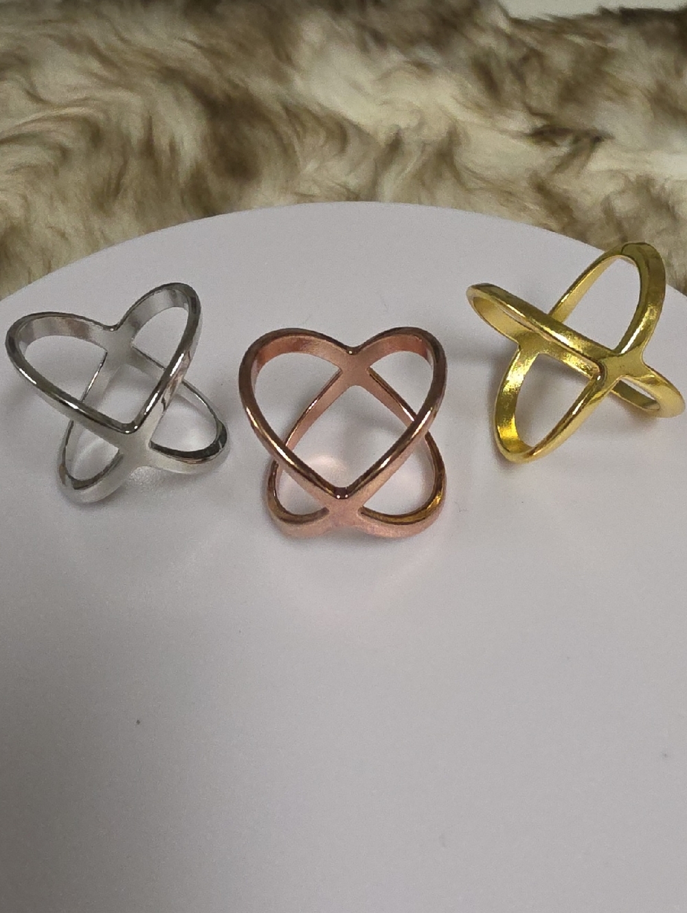 🆕️✨️ SCARF RING TIE ACCESSORY - SET OF 3✨️ - Picture 8 of 9